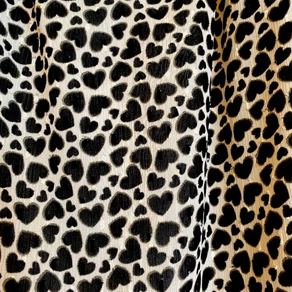 Women's Heart Patterned Blouse - Picture 2 of 15